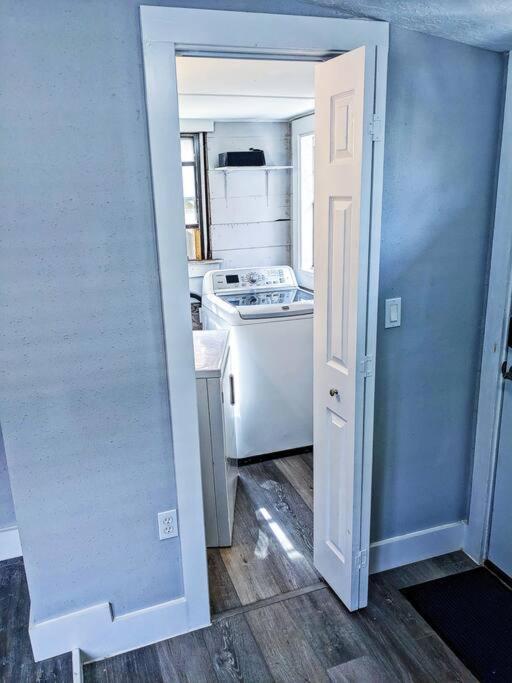 Lodge Elegant 1 Bed Montrose - Venice @ Italian Plaza