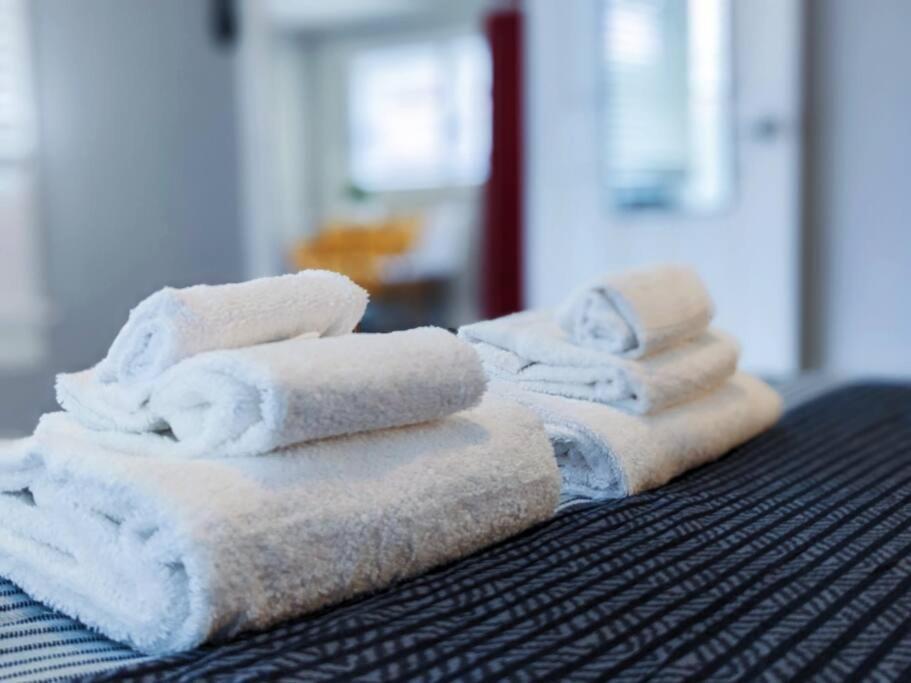 Lodge Elegant 1 Bed Montrose - Venice @ Italian Plaza