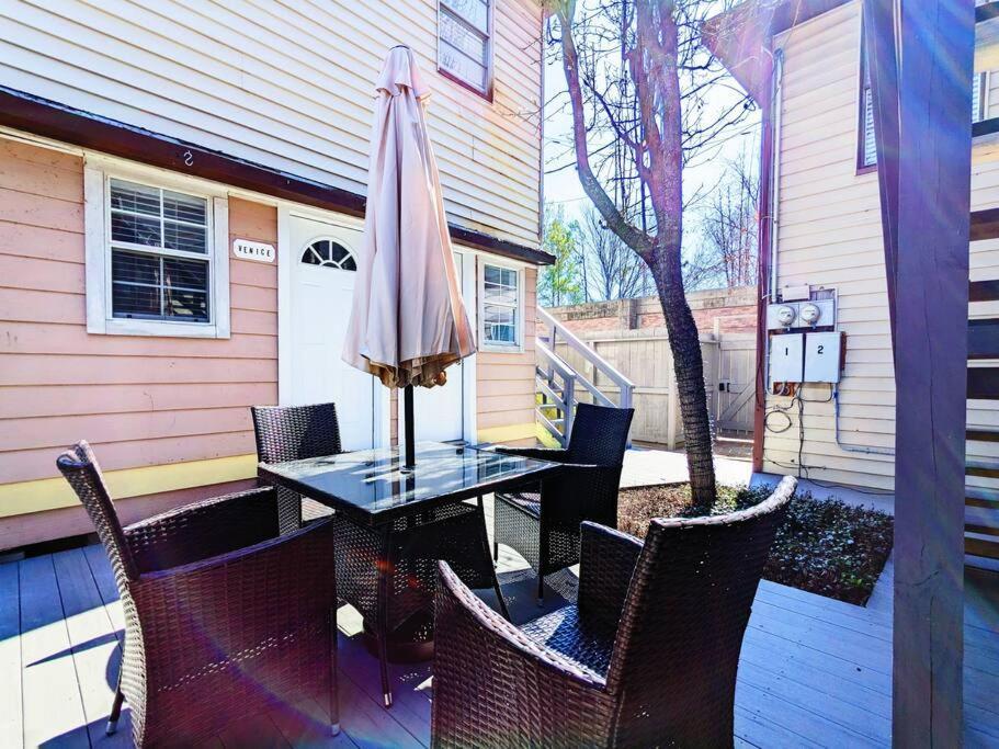 Elegant 1 Bed Montrose - Venice @ Italian Plaza Lodge